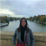 Étudiante en École d’orthoptie à la Sorbonne, donne des cours de maths à des lycéens et collégiens depuis 3 ans